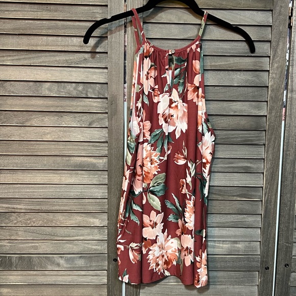 Papermoon Tops - Papermoon- Stitch Fix. NWT. Floral Halter Tank Top - Rust Floral
